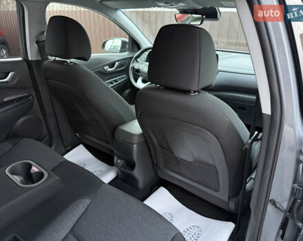 Сірий Хендай Kona, об'ємом двигуна 0 л та пробігом 88 тис. км за 17600 $, фото 20 на Automoto.ua