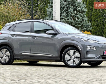 Серый Хендай Kona, объемом двигателя 0 л и пробегом 82 тыс. км за 17888 $, фото 11 на Automoto.ua