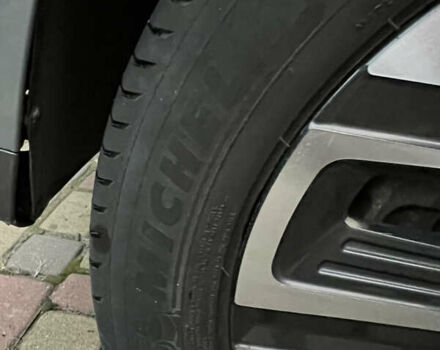 Серый Хендай Kona, объемом двигателя 0 л и пробегом 74 тыс. км за 18100 $, фото 19 на Automoto.ua