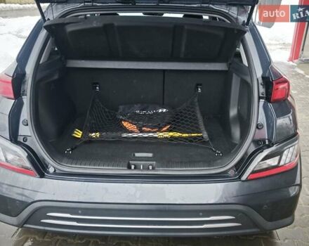 Серый Хендай Kona, объемом двигателя 0 л и пробегом 50 тыс. км за 17650 $, фото 71 на Automoto.ua