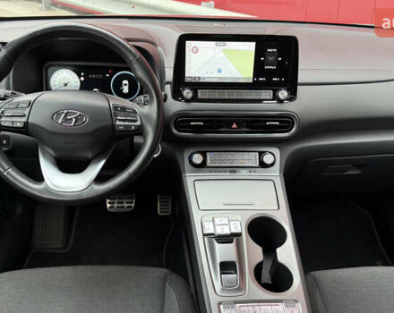 Серый Хендай Kona, объемом двигателя 0 л и пробегом 50 тыс. км за 18500 $, фото 63 на Automoto.ua