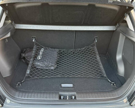 Серый Хендай Kona, объемом двигателя 0 л и пробегом 42 тыс. км за 17900 $, фото 24 на Automoto.ua