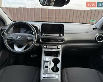 Серый Хендай Kona, объемом двигателя 0 л и пробегом 41 тыс. км за 18000 $, фото 37 на Automoto.ua