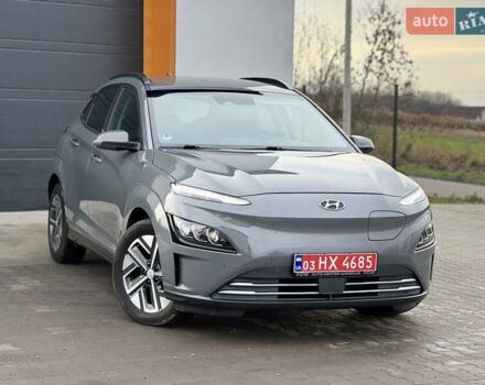 Серый Хендай Kona, объемом двигателя 0 л и пробегом 40 тыс. км за 15999 $, фото 2 на Automoto.ua