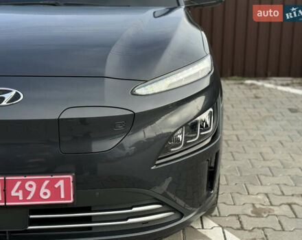 Серый Хендай Kona, объемом двигателя 0 л и пробегом 41 тыс. км за 18000 $, фото 4 на Automoto.ua