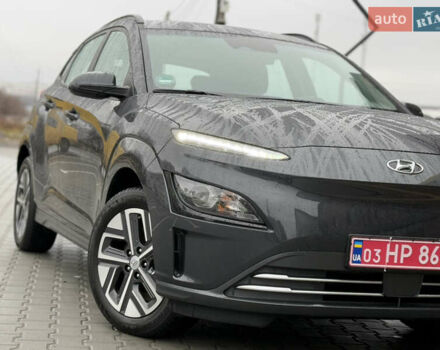Сірий Хендай Kona, об'ємом двигуна 0 л та пробігом 52 тис. км за 16999 $, фото 18 на Automoto.ua