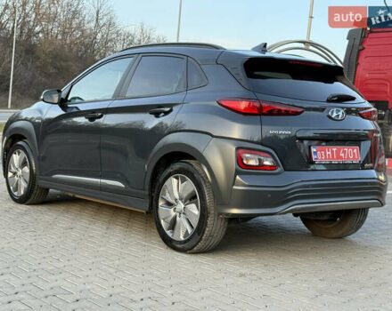 Серый Хендай Kona, объемом двигателя 0 л и пробегом 71 тыс. км за 17999 $, фото 1 на Automoto.ua