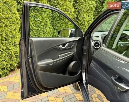 Сірий Хендай Kona, об'ємом двигуна 0 л та пробігом 44 тис. км за 16999 $, фото 15 на Automoto.ua