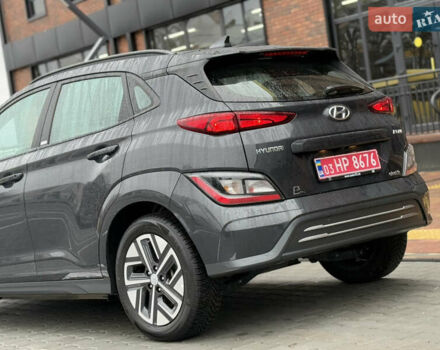 Серый Хендай Kona, объемом двигателя 0 л и пробегом 52 тыс. км за 17299 $, фото 13 на Automoto.ua