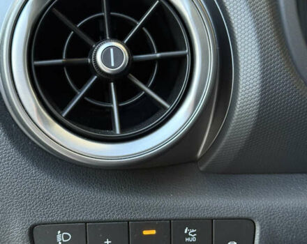 Серый Хендай Kona, объемом двигателя 0 л и пробегом 42 тыс. км за 17900 $, фото 26 на Automoto.ua