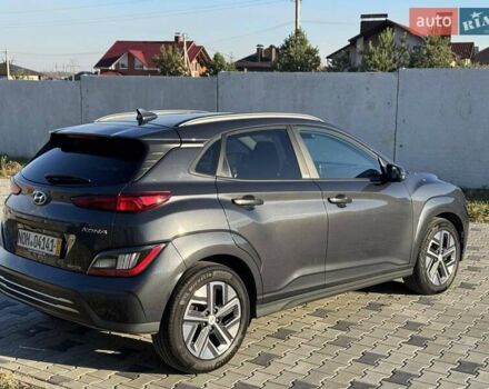 Серый Хендай Kona, объемом двигателя 0 л и пробегом 51 тыс. км за 16999 $, фото 7 на Automoto.ua
