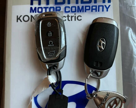 Серый Хендай Kona, объемом двигателя 0 л и пробегом 74 тыс. км за 18100 $, фото 20 на Automoto.ua