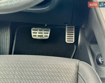 Серый Хендай Kona, объемом двигателя 0 л и пробегом 82 тыс. км за 17888 $, фото 64 на Automoto.ua