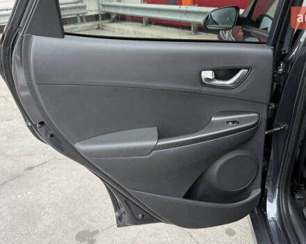 Серый Хендай Kona, объемом двигателя 0 л и пробегом 50 тыс. км за 18500 $, фото 40 на Automoto.ua