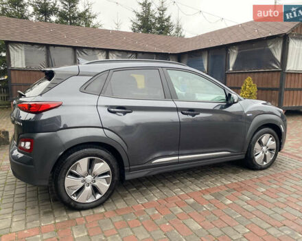 Серый Хендай Kona, объемом двигателя 0 л и пробегом 78 тыс. км за 17999 $, фото 12 на Automoto.ua