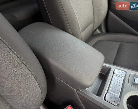 Серый Хендай Kona, объемом двигателя 0 л и пробегом 41 тыс. км за 18000 $, фото 23 на Automoto.ua