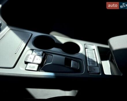 Серый Хендай Kona, объемом двигателя 0 л и пробегом 113 тыс. км за 17200 $, фото 23 на Automoto.ua