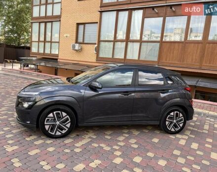 Серый Хендай Kona, объемом двигателя 0 л и пробегом 114 тыс. км за 19950 $, фото 5 на Automoto.ua