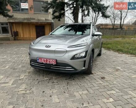 Серый Хендай Kona, объемом двигателя 0 л и пробегом 61 тыс. км за 17900 $, фото 4 на Automoto.ua