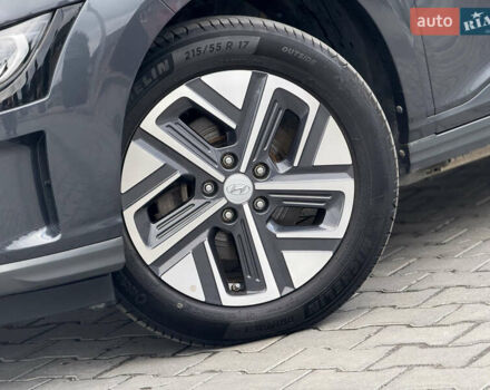 Серый Хендай Kona, объемом двигателя 0 л и пробегом 56 тыс. км за 17299 $, фото 14 на Automoto.ua