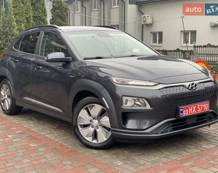 Серый Хендай Kona, объемом двигателя 0 л и пробегом 78 тыс. км за 17999 $, фото 6 на Automoto.ua