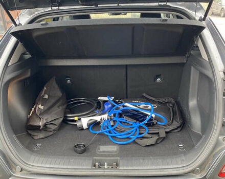 Серый Хендай Kona, объемом двигателя 0 л и пробегом 78 тыс. км за 17999 $, фото 26 на Automoto.ua