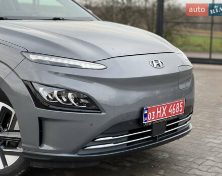 Серый Хендай Kona, объемом двигателя 0 л и пробегом 40 тыс. км за 15999 $, фото 6 на Automoto.ua