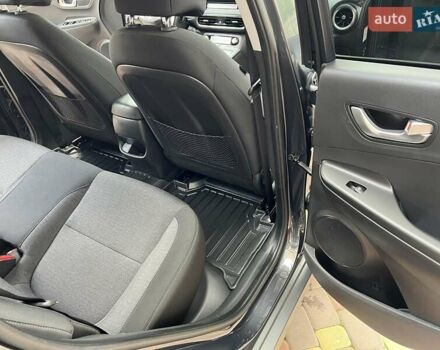 Серый Хендай Kona, объемом двигателя 0 л и пробегом 114 тыс. км за 19950 $, фото 49 на Automoto.ua