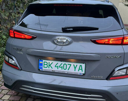 Серый Хендай Kona, объемом двигателя 0 л и пробегом 74 тыс. км за 18100 $, фото 1 на Automoto.ua