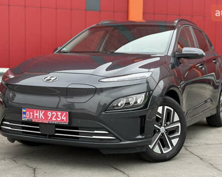 Серый Хендай Kona, объемом двигателя 0 л и пробегом 50 тыс. км за 18500 $, фото 1 на Automoto.ua