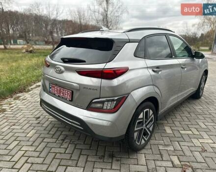 Серый Хендай Kona, объемом двигателя 0 л и пробегом 61 тыс. км за 17900 $, фото 6 на Automoto.ua