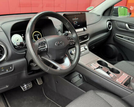 Серый Хендай Kona, объемом двигателя 0 л и пробегом 50 тыс. км за 18500 $, фото 23 на Automoto.ua