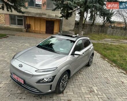 Серый Хендай Kona, объемом двигателя 0 л и пробегом 61 тыс. км за 17900 $, фото 8 на Automoto.ua