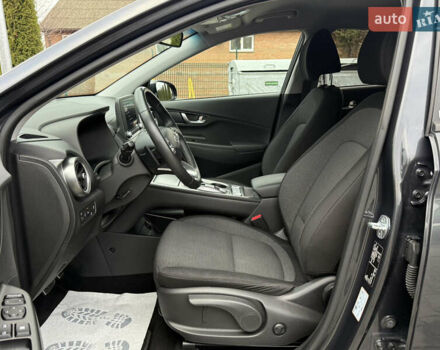 Серый Хендай Kona, объемом двигателя 0 л и пробегом 56 тыс. км за 17299 $, фото 33 на Automoto.ua