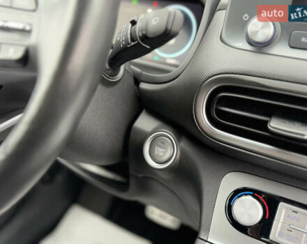 Серый Хендай Kona, объемом двигателя 0 л и пробегом 52 тыс. км за 17299 $, фото 53 на Automoto.ua
