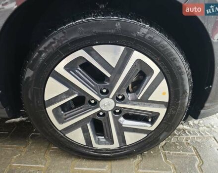 Серый Хендай Kona, объемом двигателя 0 л и пробегом 50 тыс. км за 17650 $, фото 36 на Automoto.ua