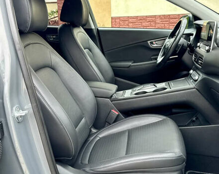 Серый Хендай Kona, объемом двигателя 0 л и пробегом 82 тыс. км за 17888 $, фото 76 на Automoto.ua