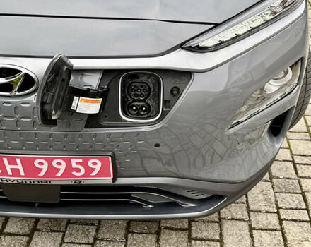 Серый Хендай Kona, объемом двигателя 0 л и пробегом 82 тыс. км за 17888 $, фото 80 на Automoto.ua