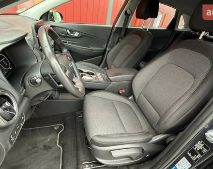 Серый Хендай Kona, объемом двигателя 0 л и пробегом 50 тыс. км за 18500 $, фото 20 на Automoto.ua