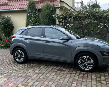 Серый Хендай Kona, объемом двигателя 0 л и пробегом 74 тыс. км за 18100 $, фото 2 на Automoto.ua