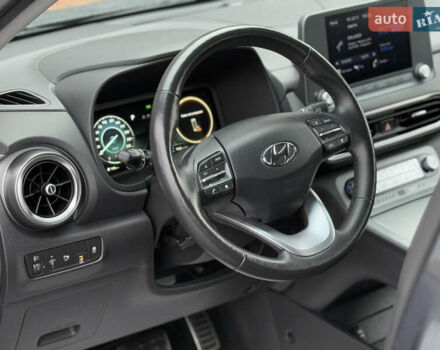 Серый Хендай Kona, объемом двигателя 0 л и пробегом 52 тыс. км за 17299 $, фото 41 на Automoto.ua