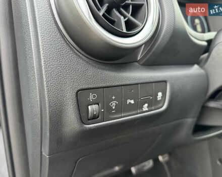 Серый Хендай Kona, объемом двигателя 0 л и пробегом 40 тыс. км за 15999 $, фото 29 на Automoto.ua