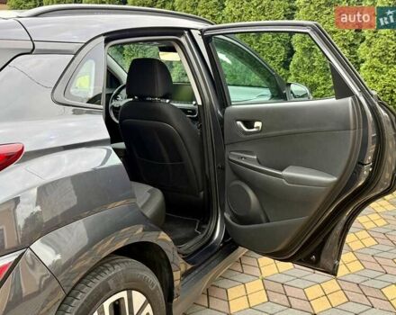 Серый Хендай Kona, объемом двигателя 0 л и пробегом 97 тыс. км за 18700 $, фото 32 на Automoto.ua