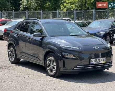 Серый Хендай Kona, объемом двигателя 0 л и пробегом 86 тыс. км за 16650 $, фото 3 на Automoto.ua