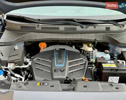 Серый Хендай Kona, объемом двигателя 0 л и пробегом 52 тыс. км за 17200 $, фото 40 на Automoto.ua