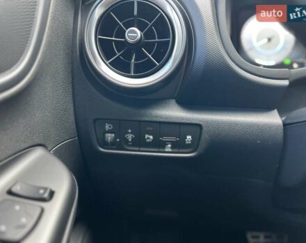 Сірий Хендай Kona, об'ємом двигуна 0 л та пробігом 93 тис. км за 16450 $, фото 23 на Automoto.ua