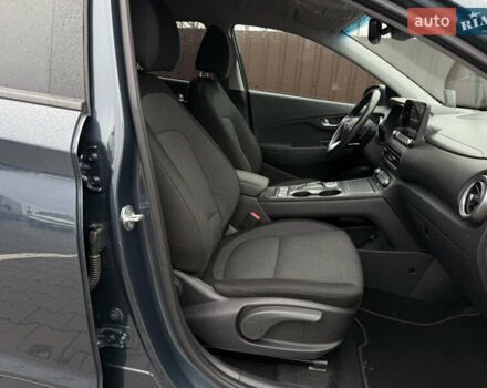 Сірий Хендай Kona, об'ємом двигуна 0 л та пробігом 32 тис. км за 18400 $, фото 11 на Automoto.ua