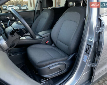 Серый Хендай Kona, объемом двигателя 0 л и пробегом 35 тыс. км за 17999 $, фото 28 на Automoto.ua