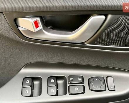 Серый Хендай Kona, объемом двигателя 0 л и пробегом 97 тыс. км за 18700 $, фото 20 на Automoto.ua