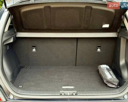 Серый Хендай Kona, объемом двигателя 0 л и пробегом 52 тыс. км за 17200 $, фото 23 на Automoto.ua